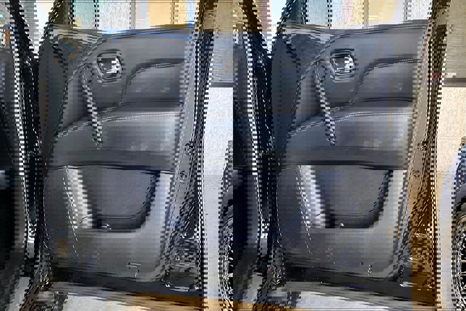 Used 2023 INFINITI QX80 Luxe w/ Cargo Package image 23