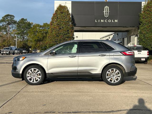 Certified 2024 Ford Edge Titanium AWD/4WD image 2