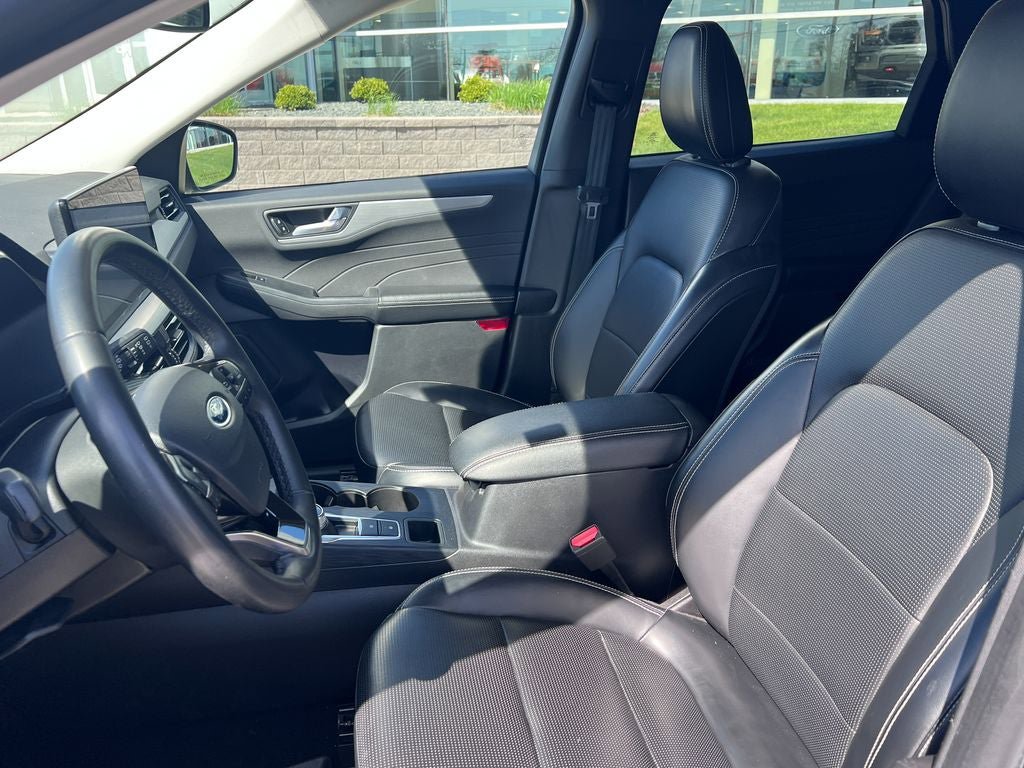 Certified 2023 Ford Escape Platinum AWD/4WD image 19