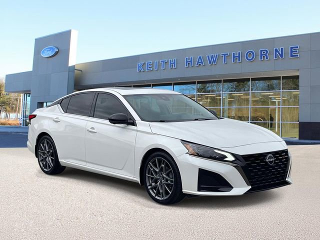 Used 2023 Nissan Altima 2.0 SR image 1