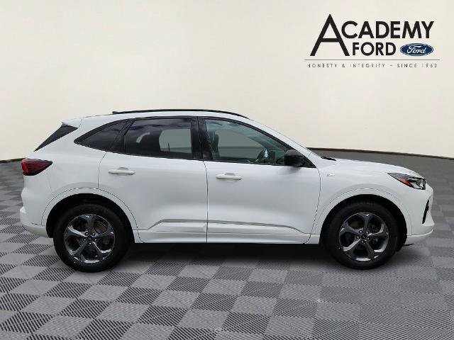 Certified 2023 Ford Escape ST-Line w/ Tech Pack #1 AWD/4WD image 7