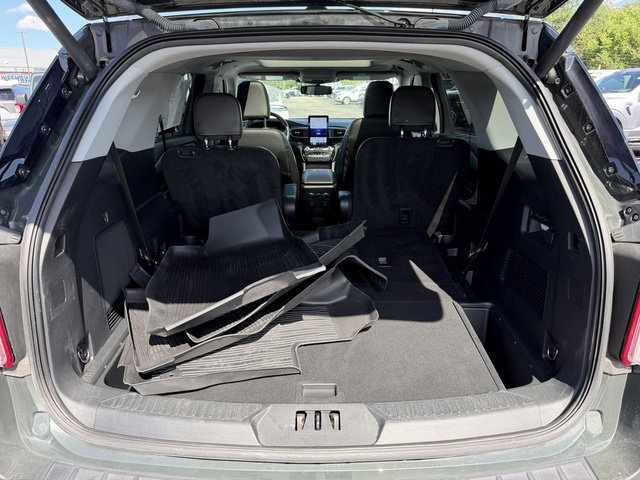 Certified 2023 Ford Explorer Limited w/ Hybrid Equipment Group 310A AWD/4WD image 8