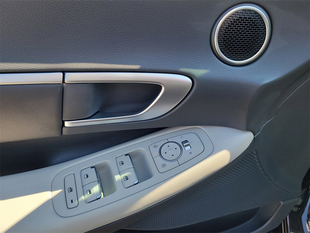 Used 2024 Hyundai Sonata SEL w/ Convenience Package image 13