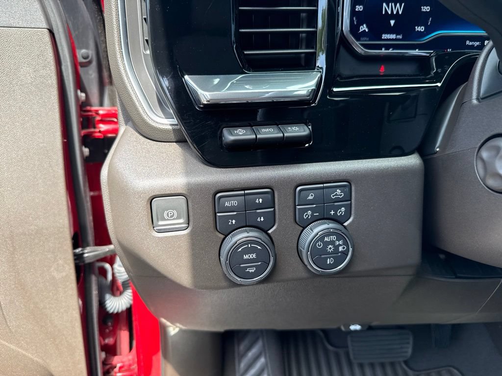 Used 2023 Chevrolet Silverado 1500 LTZ w/ LTZ Premium Package AWD/4WD image 18