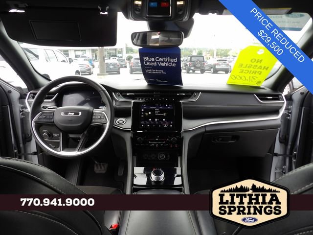 Used 2023 Jeep Grand Cherokee Altitude AWD/4WD image 13