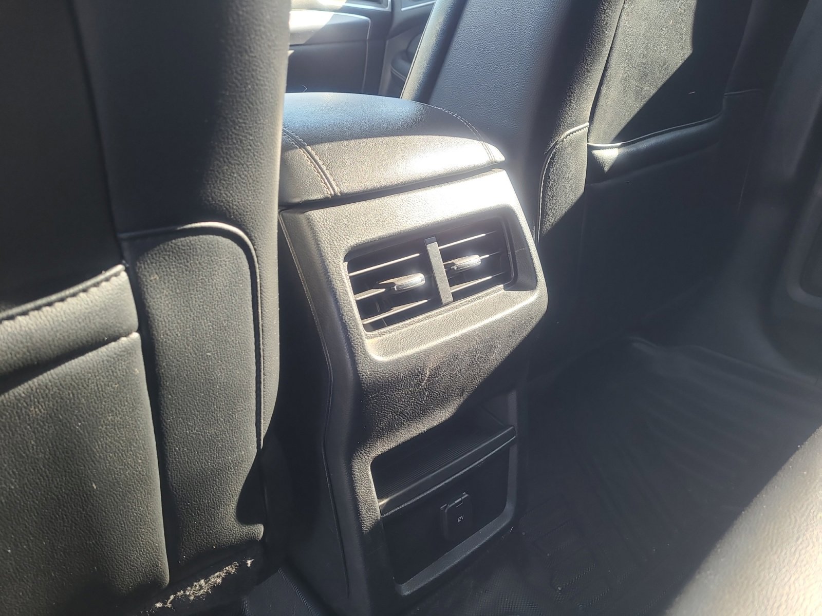 Certified 2017 Ford Edge Titanium AWD/4WD image 31