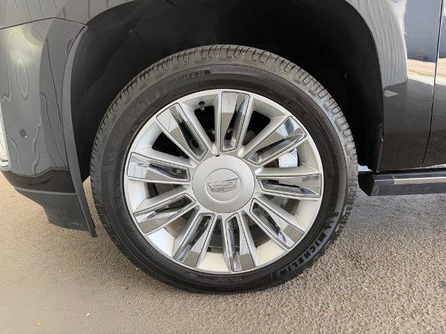 Used 2017 Cadillac Escalade Platinum AWD/4WD image 30