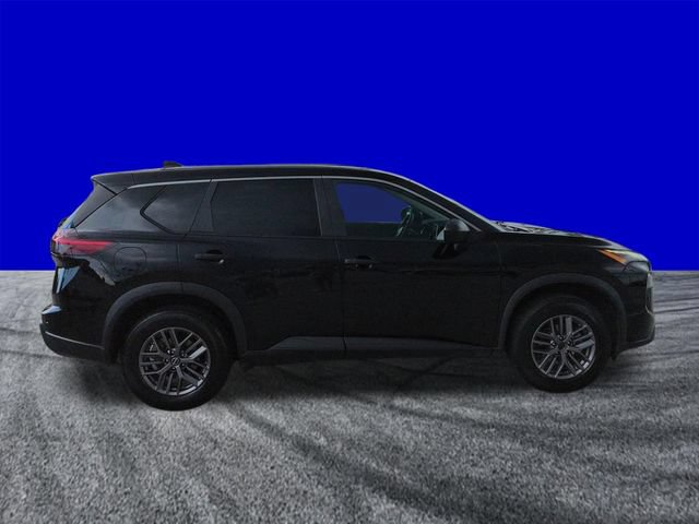 Used 2024 Nissan Rogue S FWD image 3