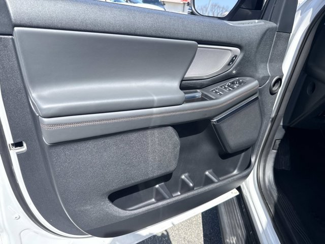 Certified 2025 Ford Expedition Active AWD/4WD image 16