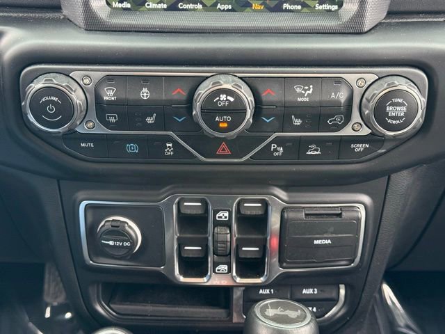 Used 2021 Jeep Wrangler Unlimited Sahara w/ Cold Weather Group AWD/4WD image 31