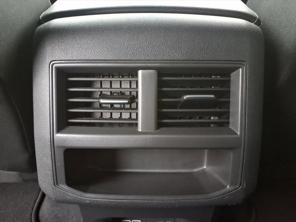 Used 2020 Volkswagen Atlas Cross Sport SE w/ Towing Package image 27