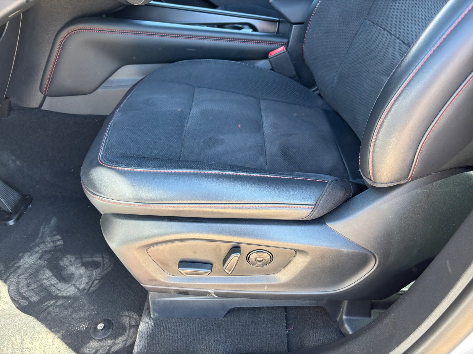 Certified 2026 Ford Explorer ST w/ Sun And Sound Package image 13