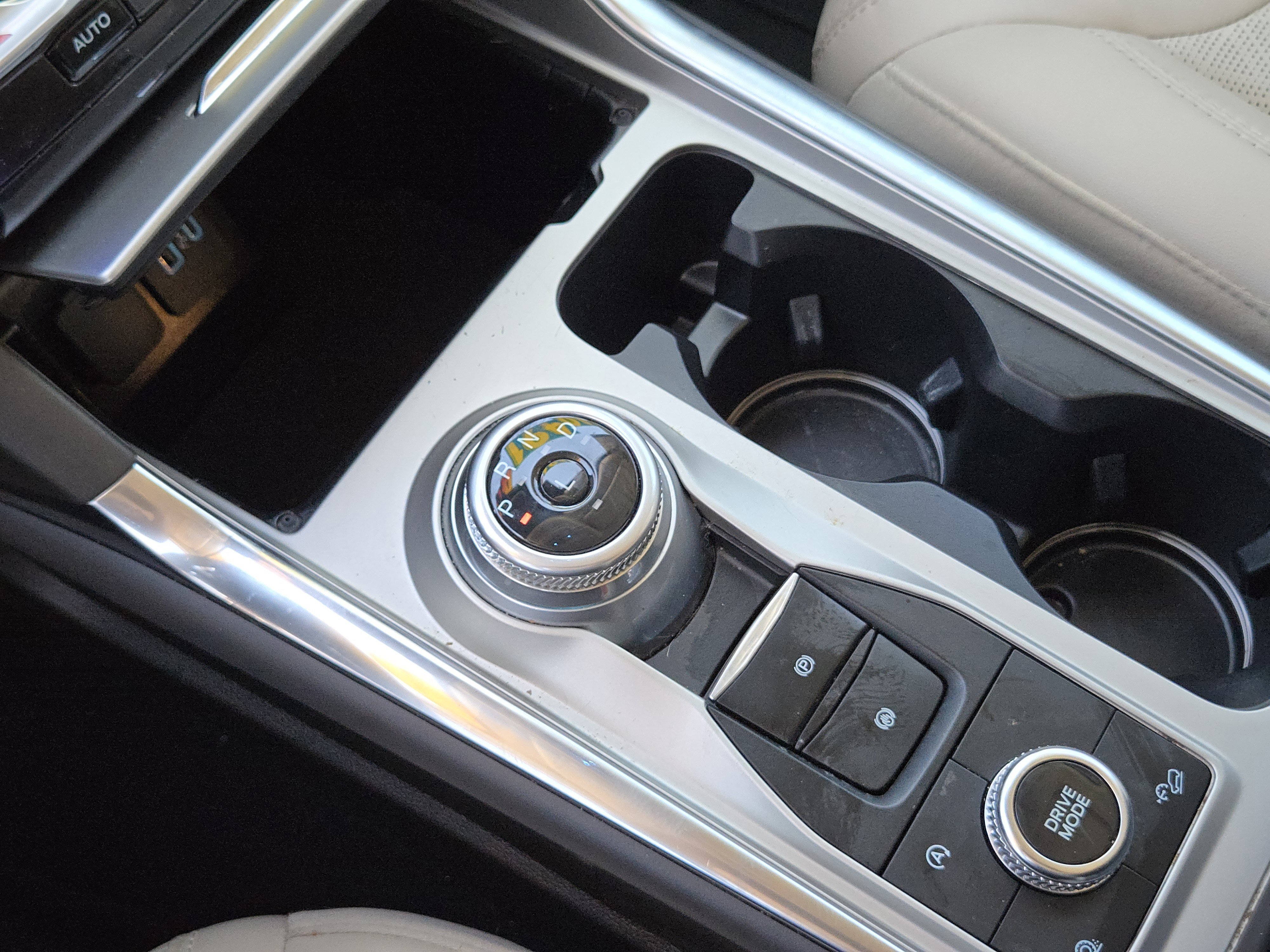 Certified 2023 Ford Explorer Platinum w/ Technology Package image 21