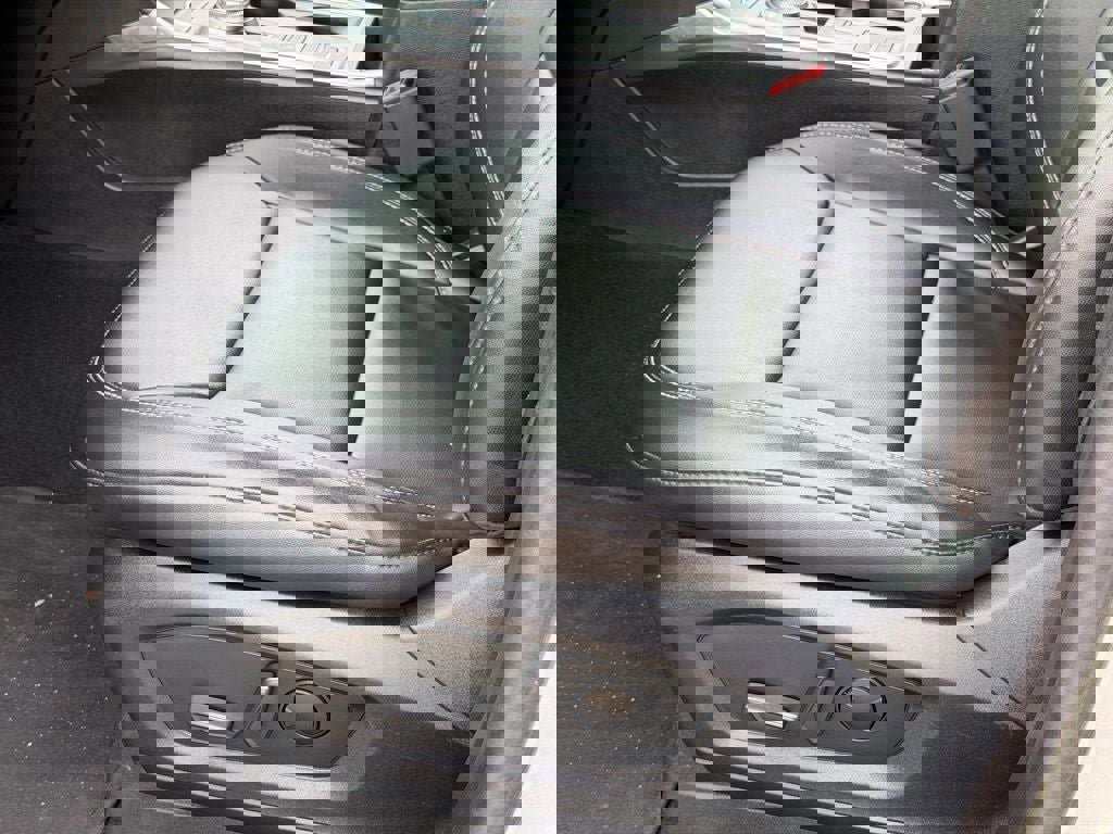 Certified 2022 Ford Explorer XLT w/ Equipment Group 202A image 20