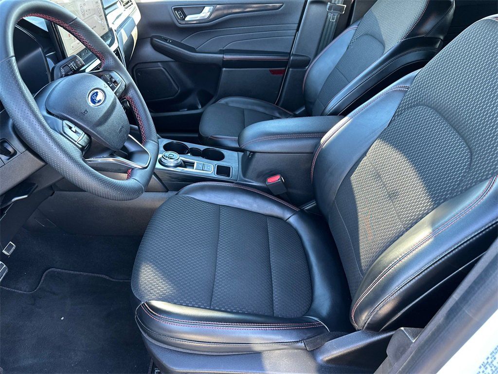 Certified 2023 Ford Escape ST-Line w/ Tech Pack #1 image 9