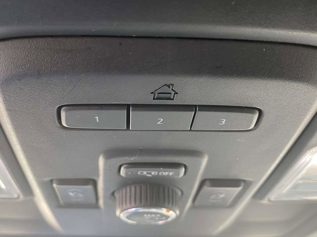 Used 2021 GMC Yukon SLT w/ SLT Luxury Package RWD image 35