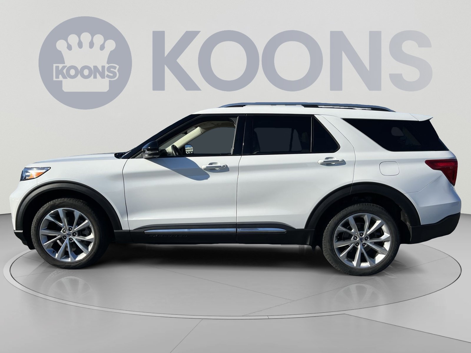 Certified 2023 Ford Explorer Platinum w/ Technology Package AWD/4WD image 2