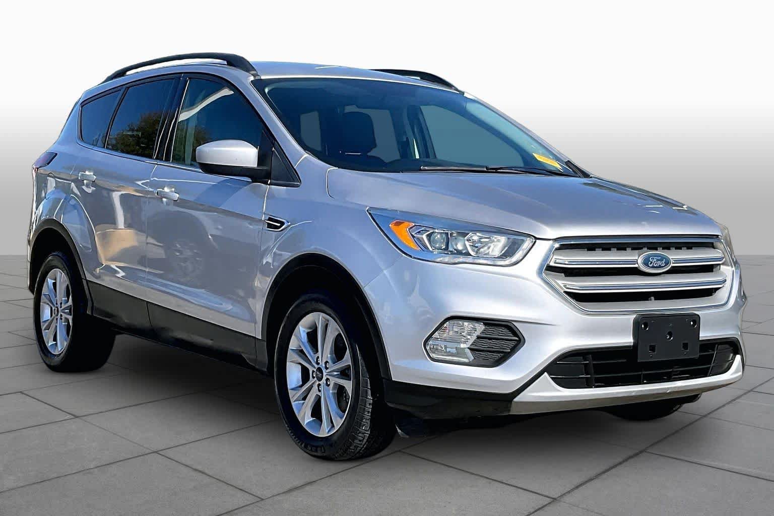 Certified 2019 Ford Escape SEL FWD image 3