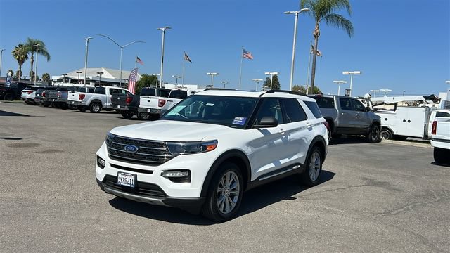 Certified 2023 Ford Explorer XLT w/ Equipment Group 202A AWD/4WD image 8