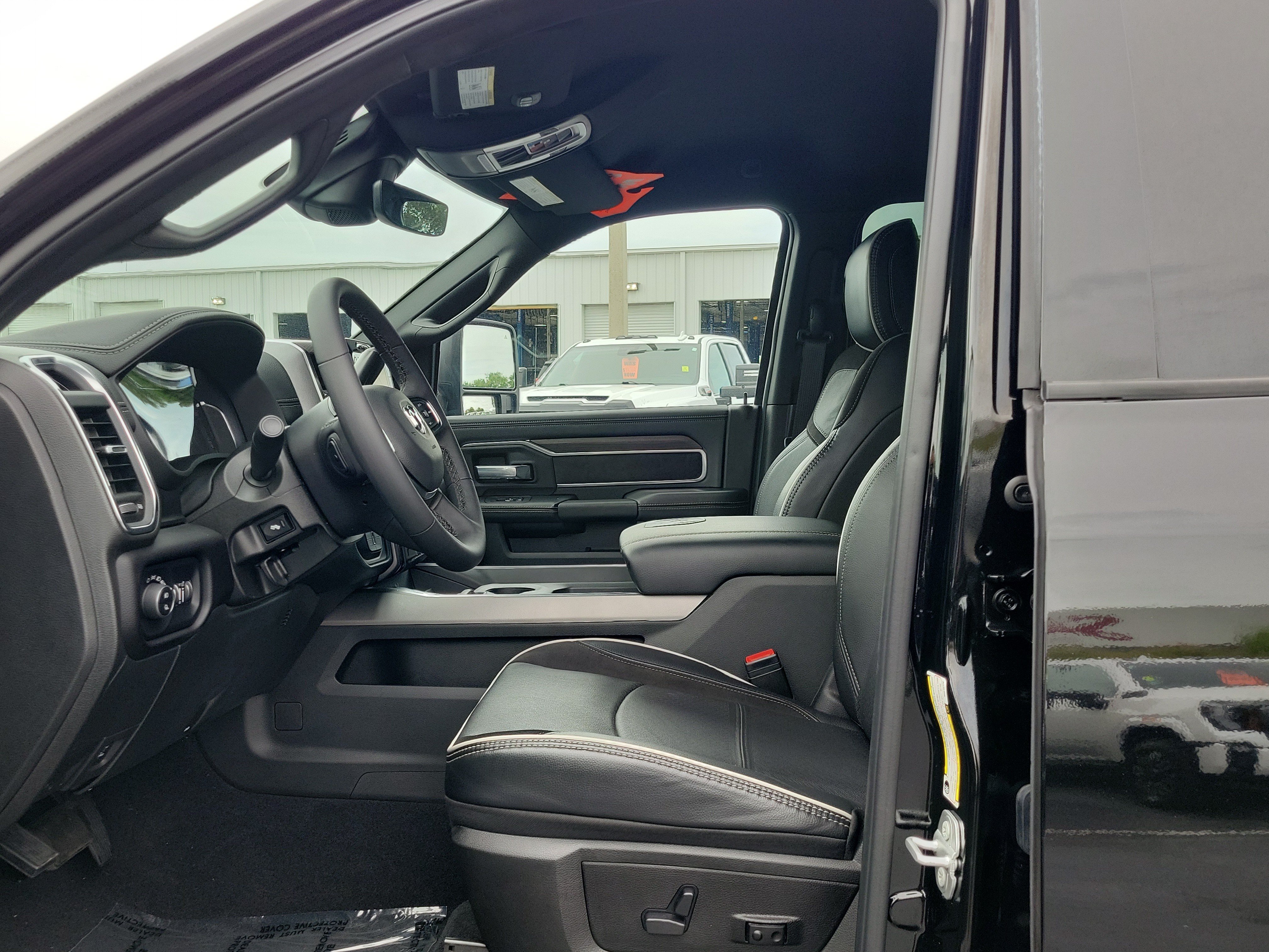 Used 2025 RAM 3500 Laramie w/ Night Edition AWD/4WD image 19