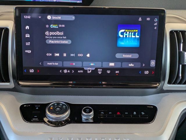 Certified 2025 Ford Expedition Active image 14