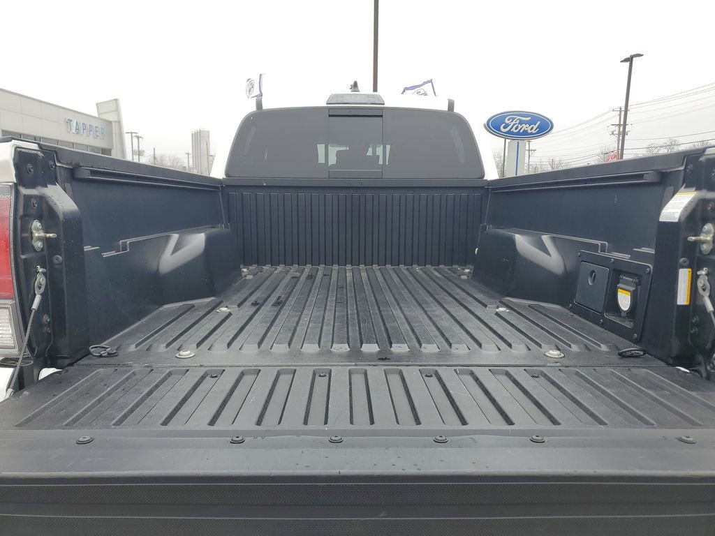 Used 2020 Toyota Tacoma TRD Sport w/ Technology Package image 8