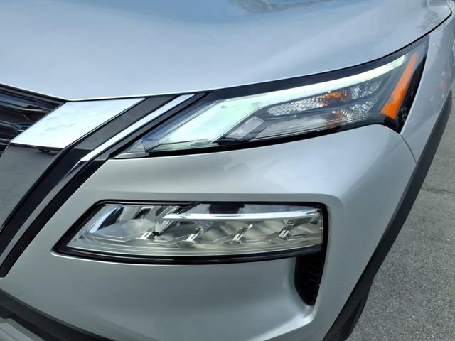 Used 2023 Nissan Rogue SV image 15