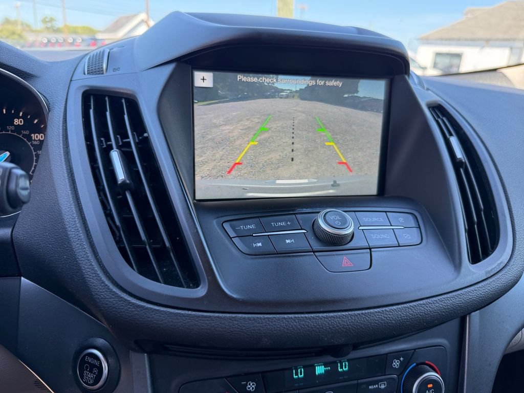 Certified 2019 Ford Escape SE FWD image 17