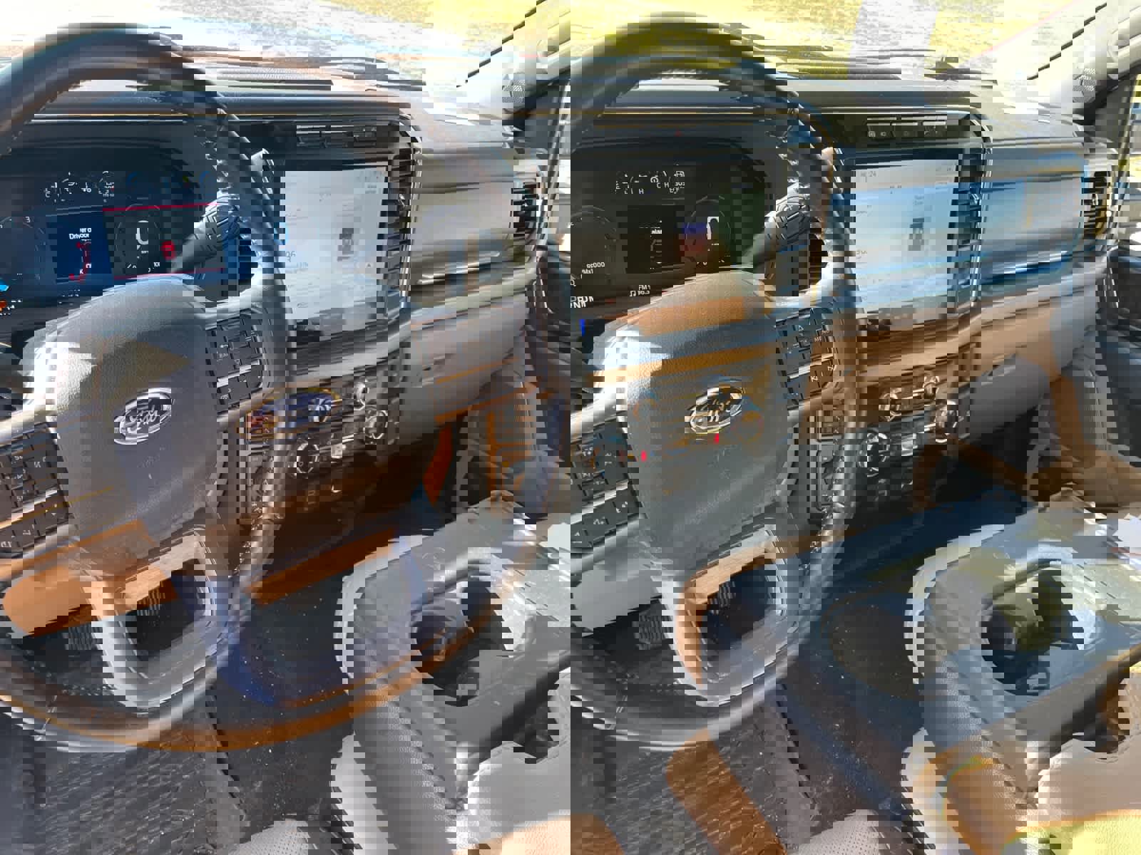 Certified 2023 Ford F250 Lariat w/ Chrome Package image 11