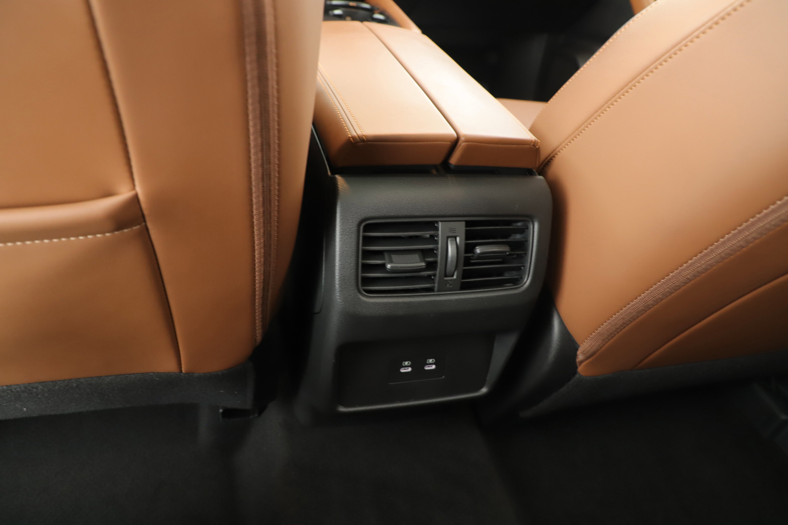 Used 2024 Nissan Rogue Platinum image 25