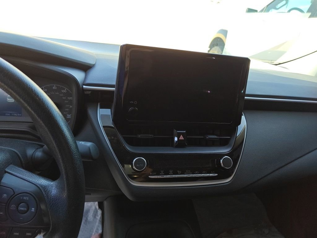 Used 2024 Toyota Corolla LE image 11