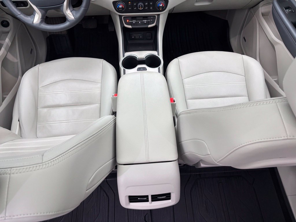 Used 2023 GMC Terrain Denali w/ LPO, Floor Liner Package AWD/4WD image 38