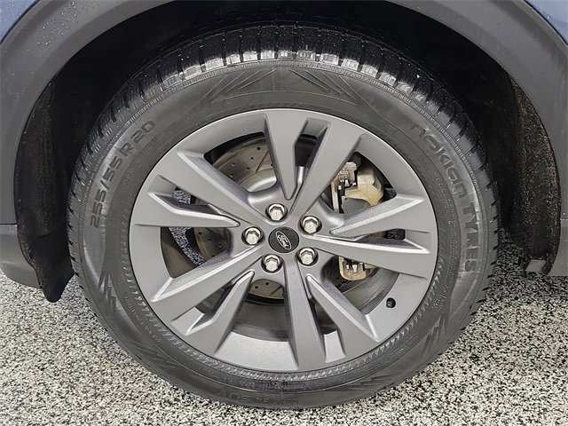 Certified 2021 Ford Explorer XLT w/ Equipment Group 202A image 5