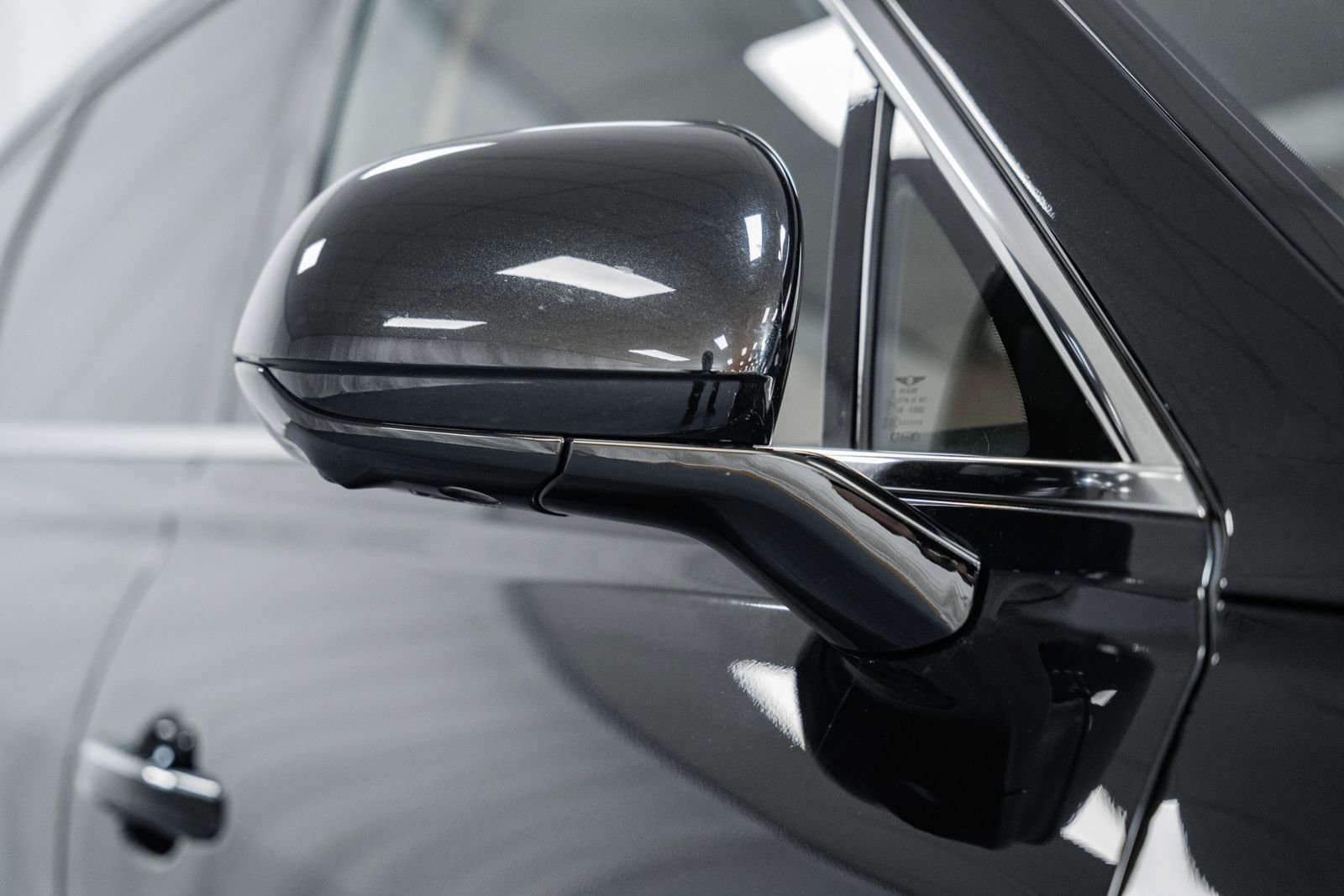 Used 2025 Genesis GV80 2.5T Prestige image 18