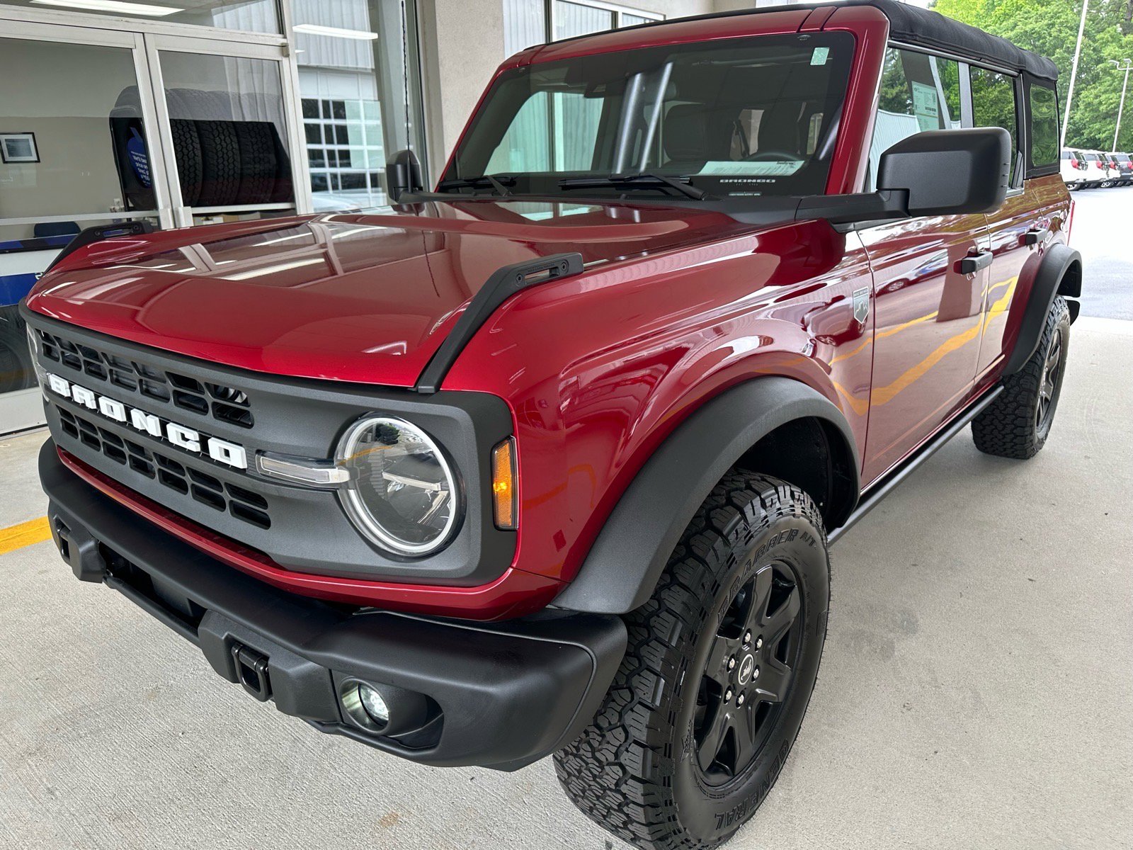 Certified 2025 Ford Bronco Big Bend w/ Black Diamond Package AWD/4WD image 3