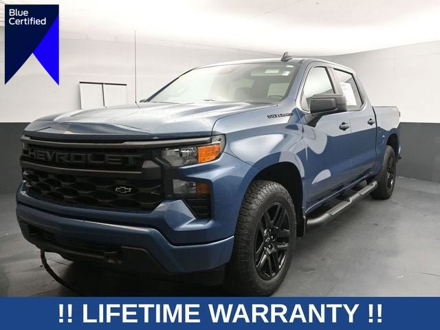 Used 2024 Chevrolet Silverado 1500 Custom w/ Turbomax Blackout Package AWD/4WD image 1