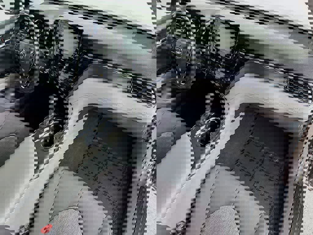 Used 2022 Toyota Camry LE image 30