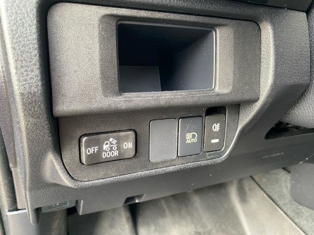 Used 2019 Toyota Tacoma SR w/ SR Convenience Package image 16