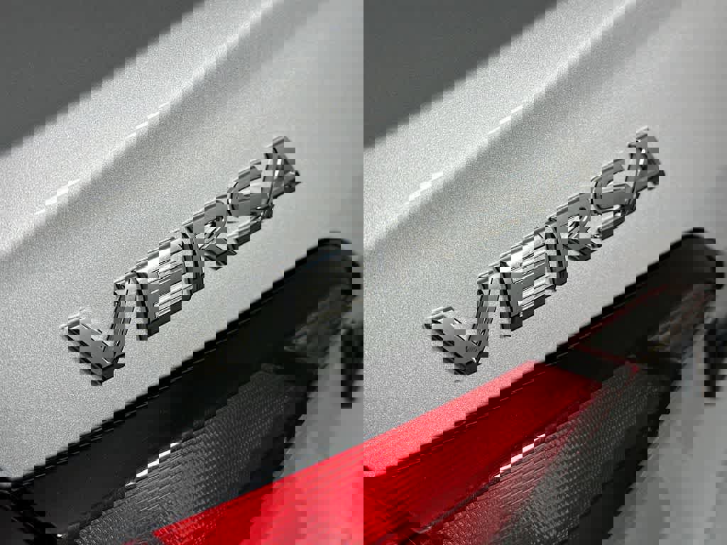 Used 2023 Nissan Versa SV image 7