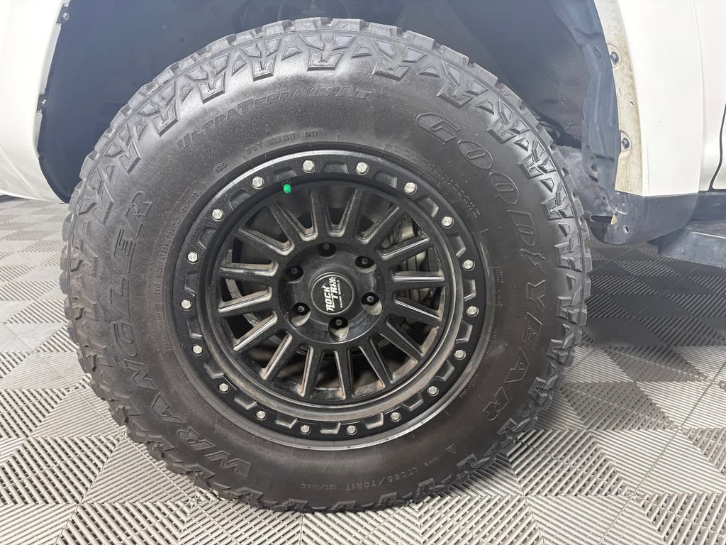 Used 2020 Toyota 4Runner TRD Off-Road Premium w/ Moonroof Package AWD/4WD image 10