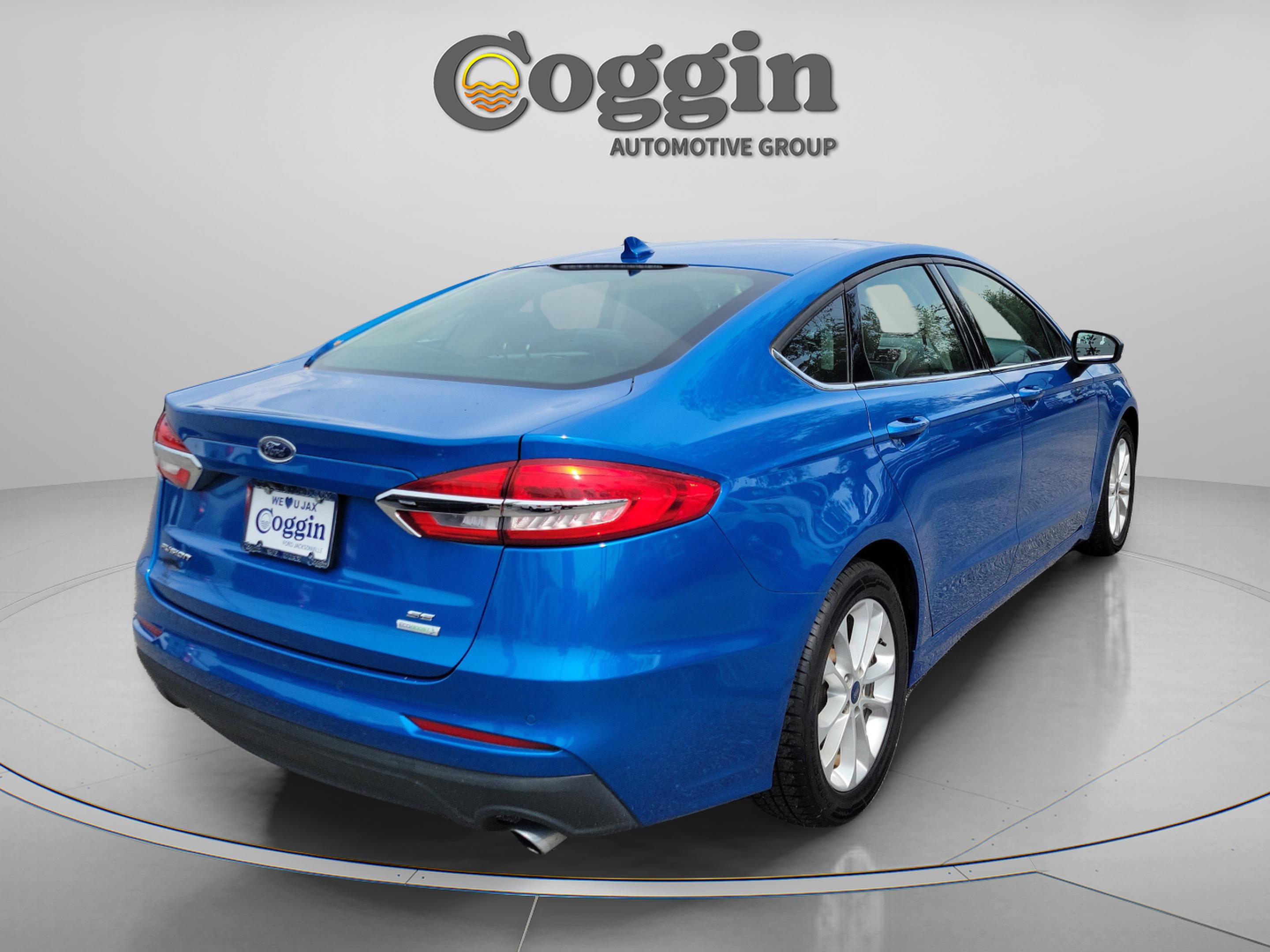Certified 2020 Ford Fusion SE FWD image 3