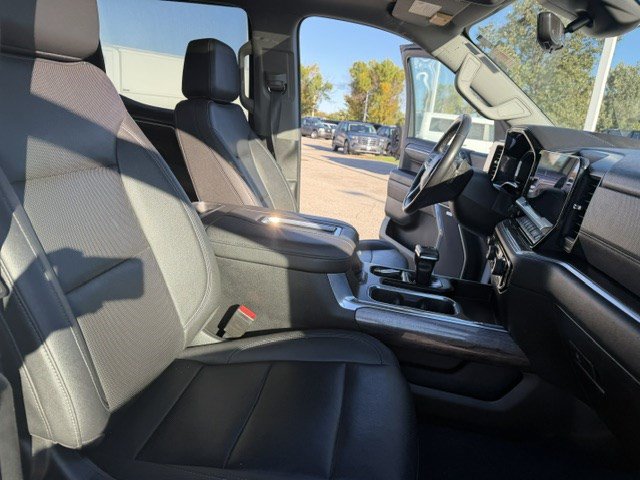 Used 2022 Chevrolet Silverado 1500 LTZ w/ LTZ Premium Package AWD/4WD image 37