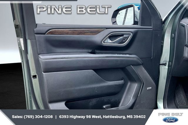 Used 2023 Chevrolet Suburban Premier image 17