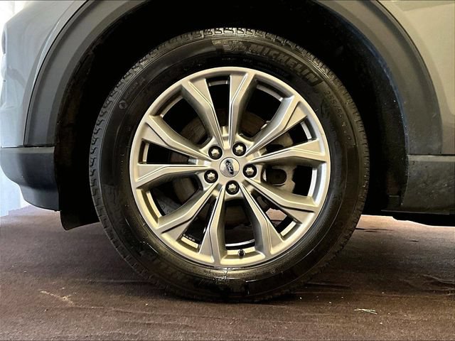 Certified 2023 Ford Explorer XLT w/ Equipment Group 202A AWD/4WD image 8