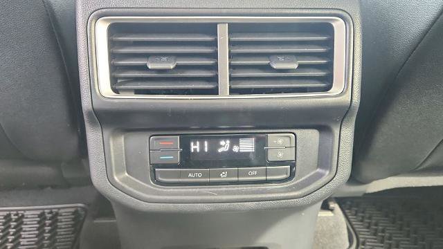 Used 2025 Volkswagen Atlas Peak Edition SE image 29