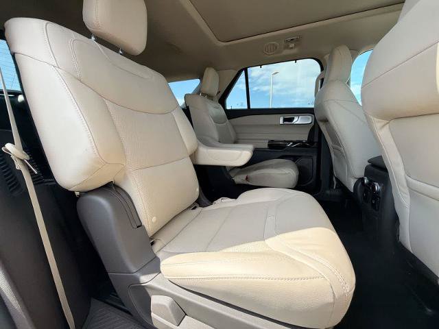 Certified 2023 Ford Explorer Platinum w/ Technology Package AWD/4WD image 20