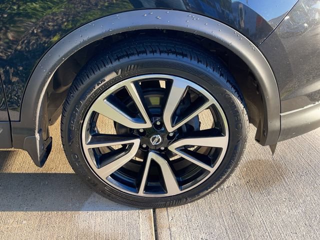 Used 2017 Nissan Rogue Sport SL w/ SL Premium Package AWD/4WD image 9