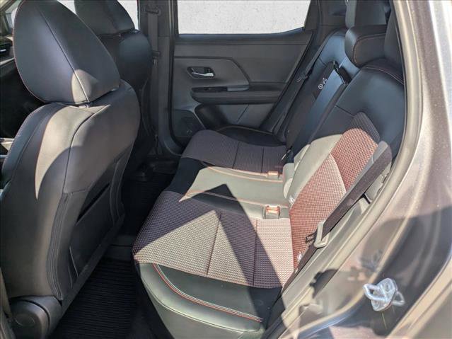 Used 2025 Nissan Kicks SR image 15