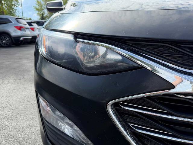 Used 2025 Chevrolet Malibu LT FWD image 3