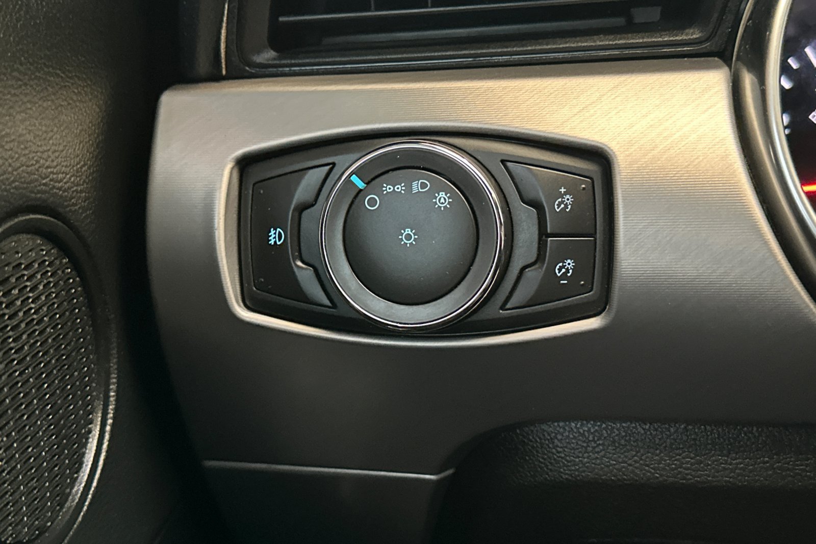 Certified 2021 Ford Mustang Premium RWD image 28
